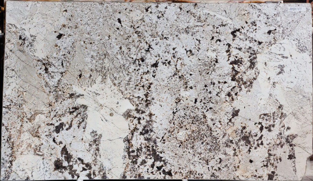Гранит Bianco Alpinus — слэб гранита, ЮАР