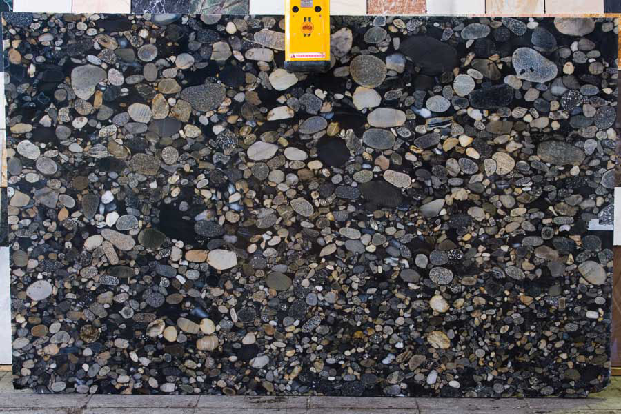 Гранит Blek End Gold Mozaik — слэб гранита, ЮАР